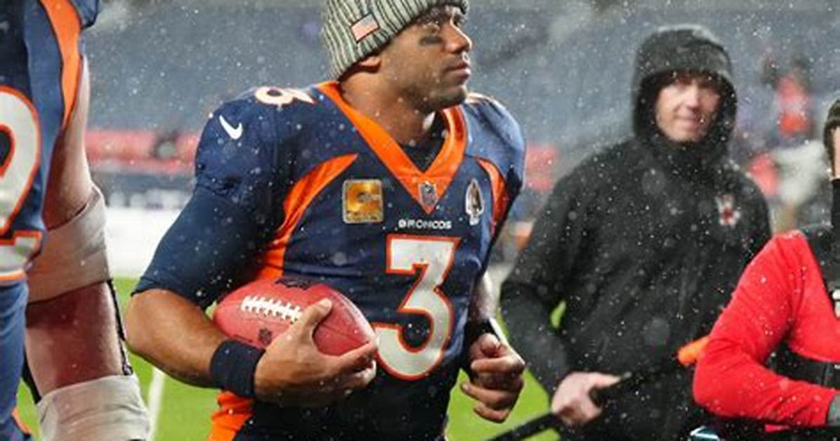 10 Hottest Hunks from Denver Broncos & Carolina Panthers– Pics