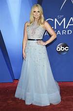 2017 Cma Awards’ Best-Dressed Celebs — See the Red Carpet Pics