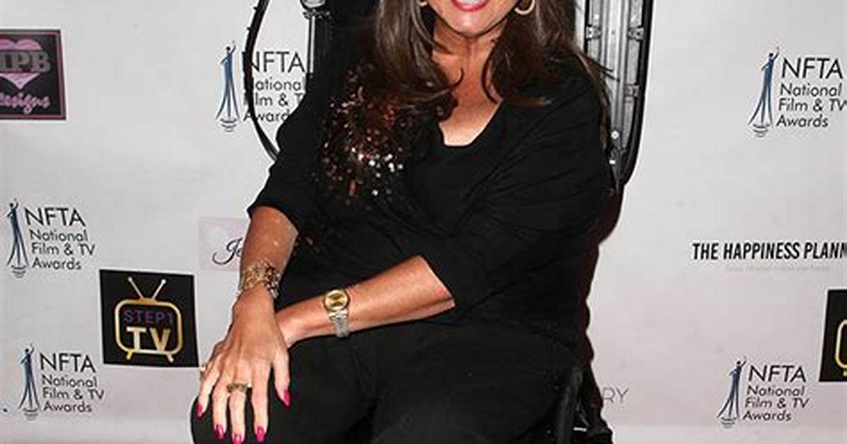 Abby Lee Miller Appears in Wheelchair on Red Carpet Amid Cancer Battle – Hollywood Life