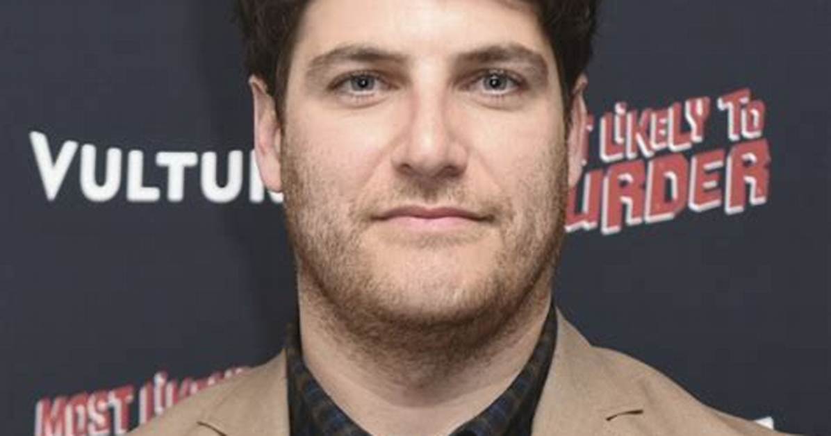 Adam Pally: Photos of the Actor