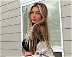 Age, Net Worth, Boyfriend, Height and Career of Bella Hill