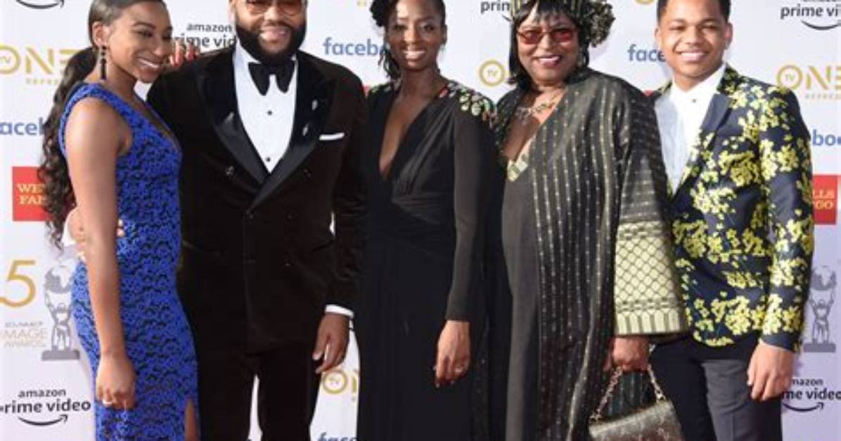 All About Anthony Anderson's Sister