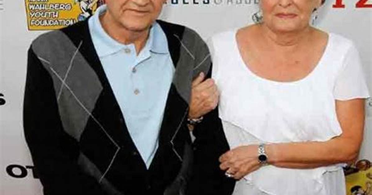 Alma Wahlberg: Husband, Net Worth, Tattoos, Smoking & Body Measurements