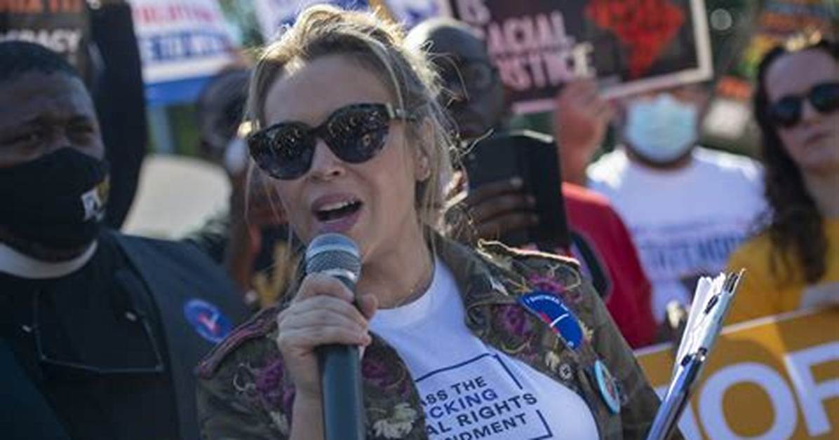 Alyssa Milano Arrested at White House Protesting for Voting Rights – Hollywood Life