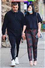 Amanda Bynes with Fiance Paul Michael in First Photos After Fight – Hollywood Life