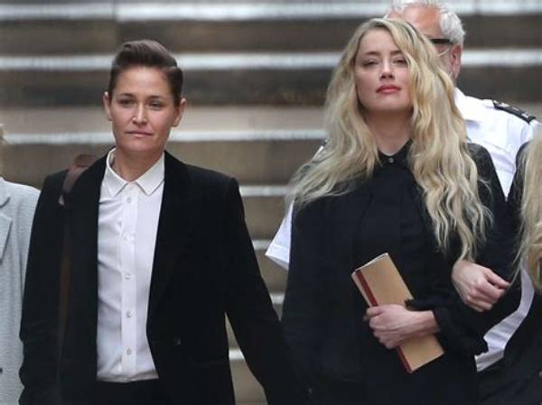 Amber Heard Does Her Own Grocery Shopping in the Hamptons After Losing Johnny Depp Trial