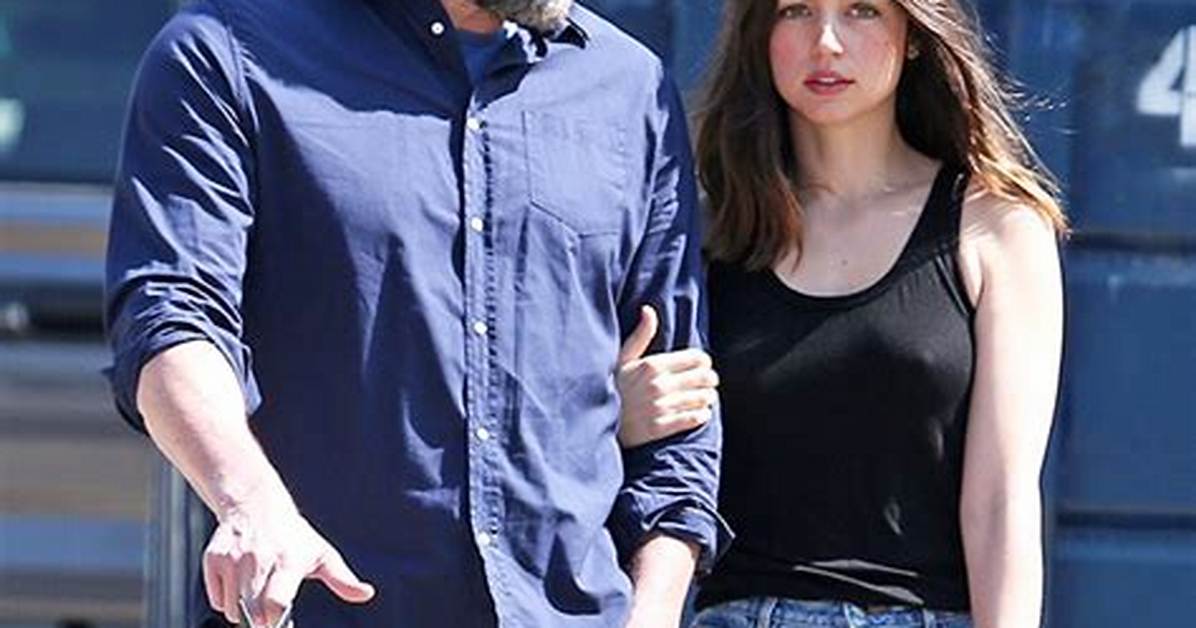 Ana De Armas Left La After ‘Horrible’ Fallout from Ben Affleck Split – Hollywood Life