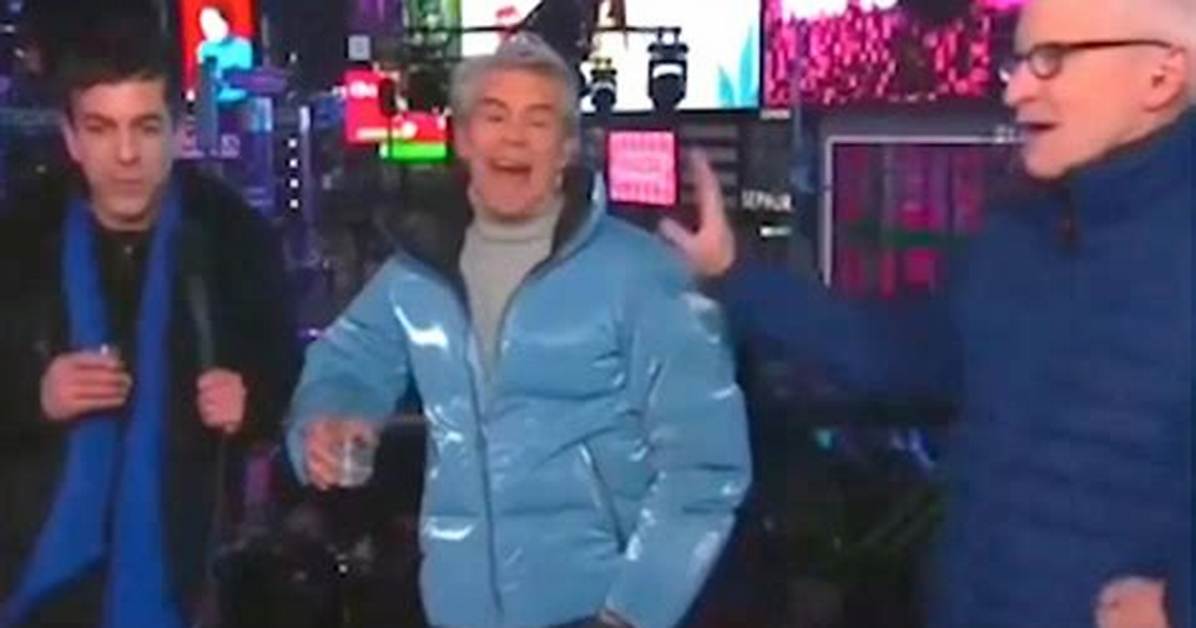 Andy Cohen Disses Mayor Bill De Blasio Live on Cnn During Nye Show – Hollywood Life