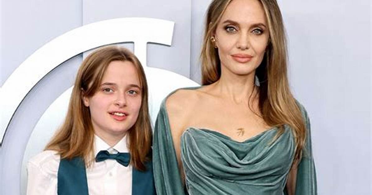 Angelina Jolie and Daughter Vivienne Smile at Jfk Airport: Photos – Hollywood Life