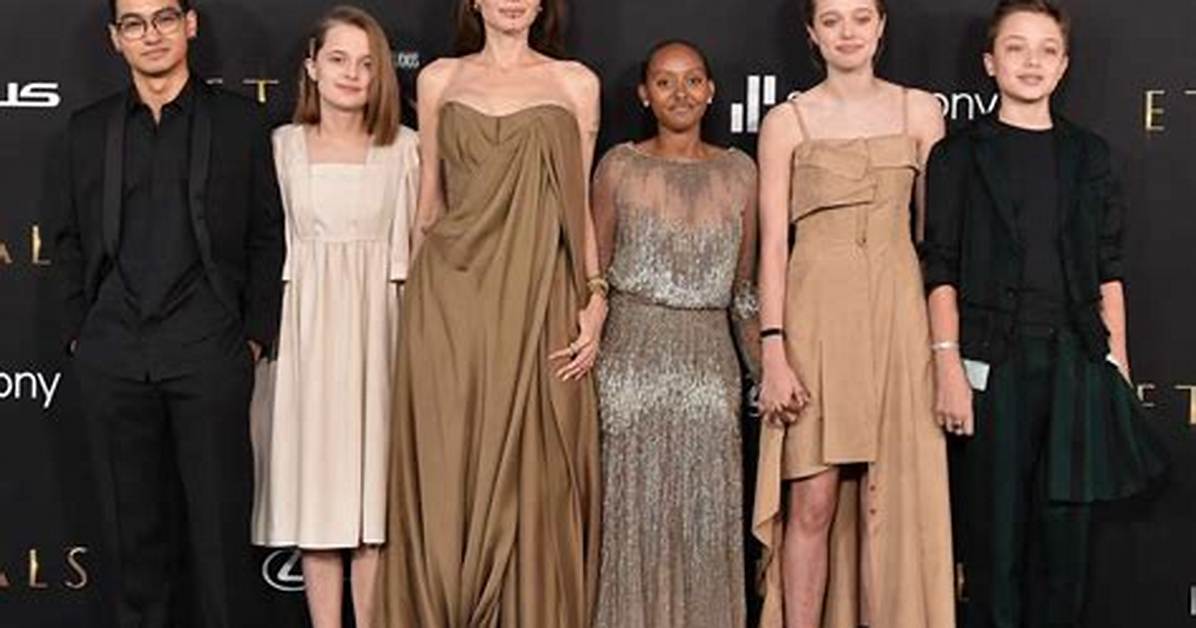 Angelina Jolie Reveals She & Her 6 Kids Are ‘All Locked In’ & Staying Safe During ‘Frightening’ Coronavirus