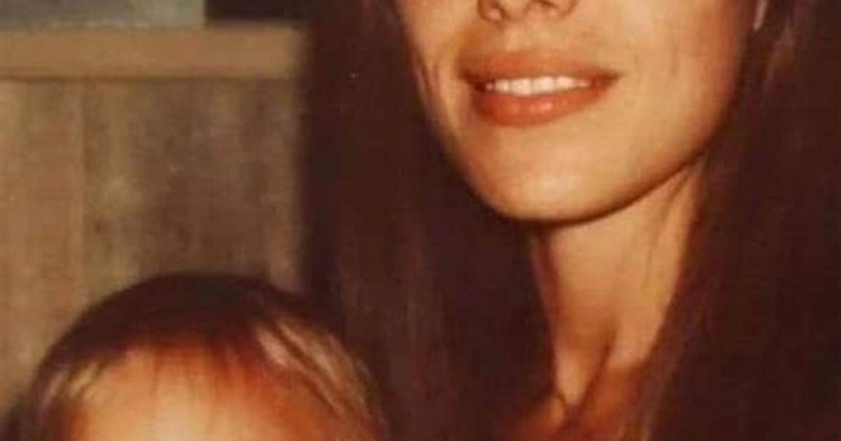 Angelina Jolie’s Mom Let Her Live with Her Boyfriend When She Was Just 14! – Hollywood Life