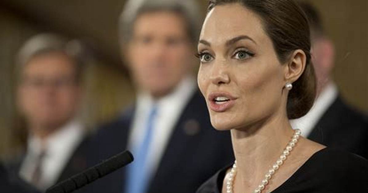 Angelina’s Wedding Speech Is Written by the Girls – Hollywood Life