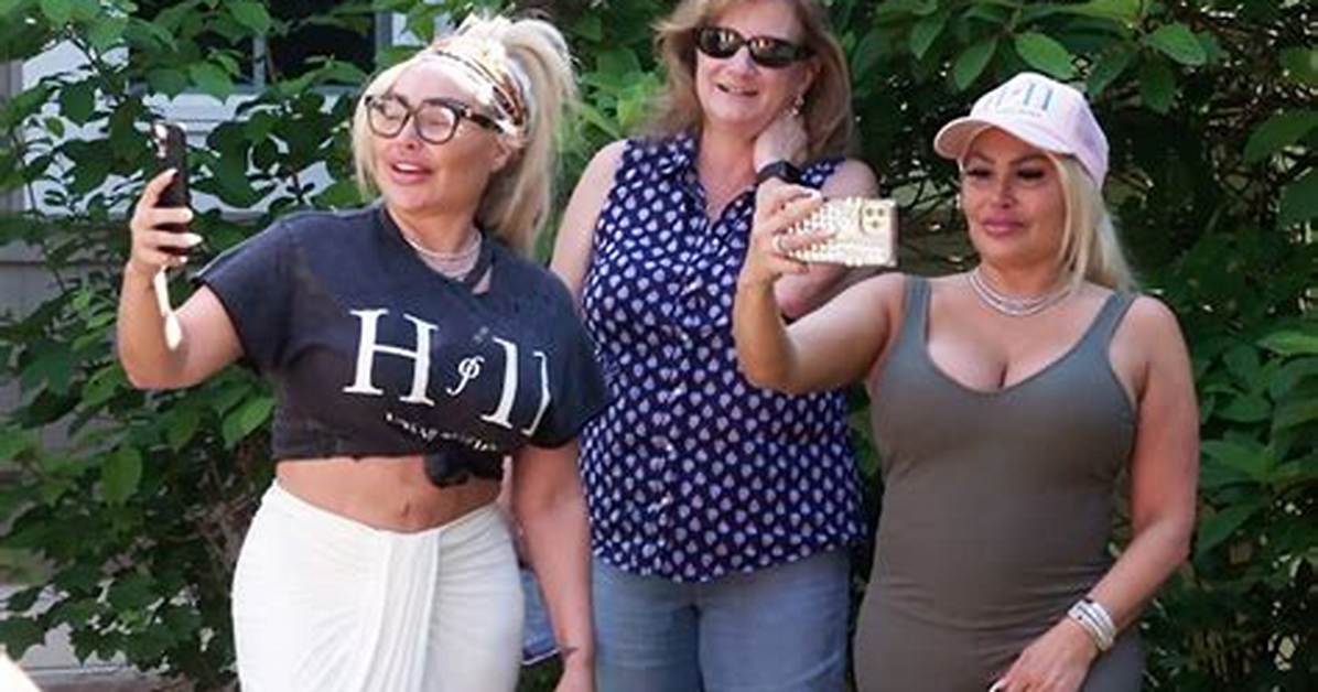Aniko Gets Annoyed at Her Mom Before Prom – Hollywood Life