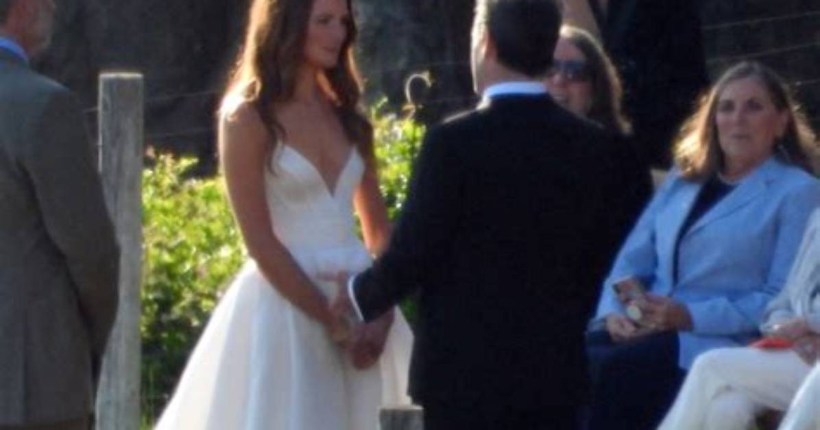 Anna Osceola’s Wedding Dress to Marry Jon Hamm: Photos – Hollywood Life
