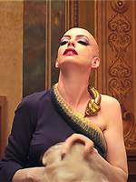 Anne Hathaway Goes Bald in the Spooky 1St Look – Hollywood Life