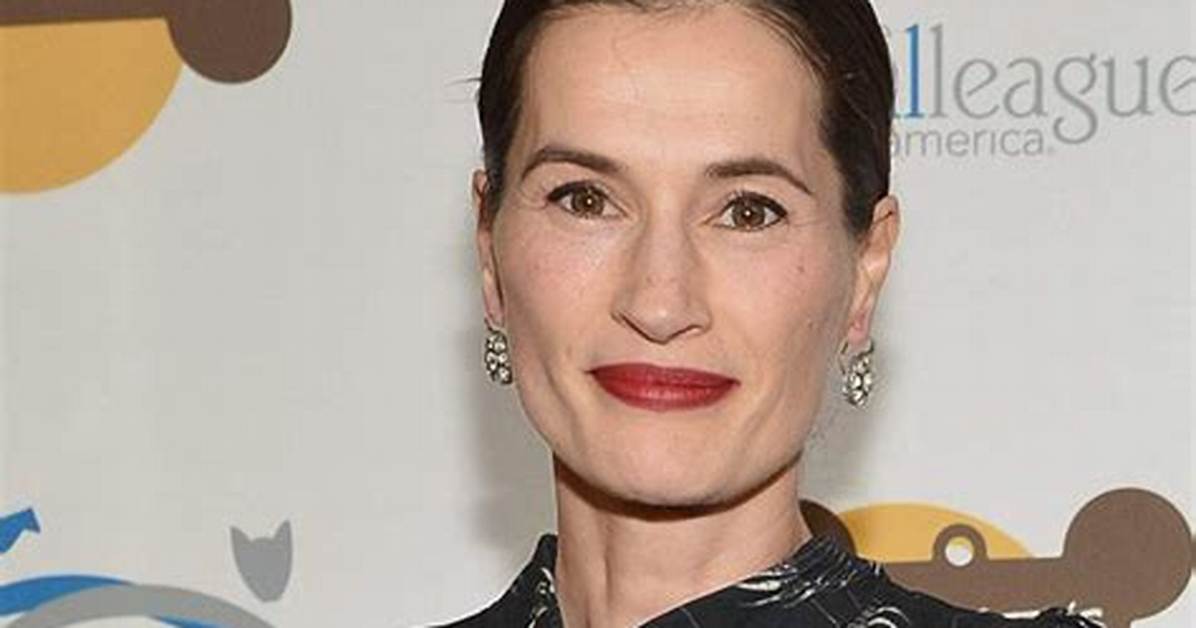 Annette Roque Net Worth, Wedding, Boyfriend, Instagram, House, Height, Parents
