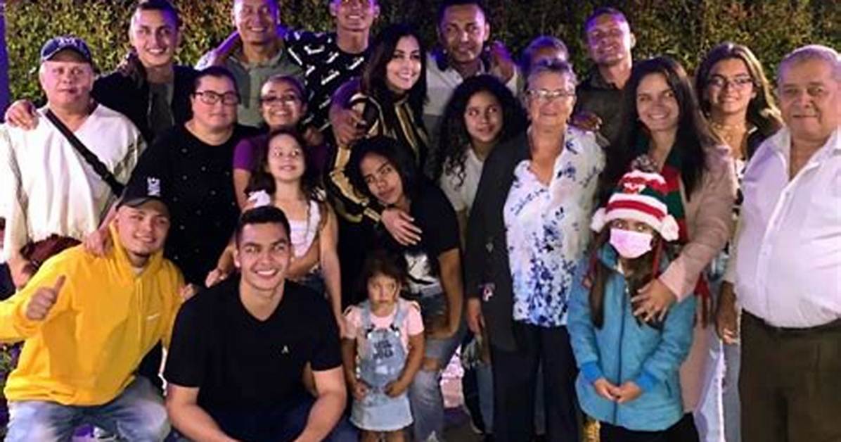 Arelys Henao Siblings | How Tall Is She?