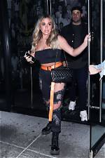 Ariana Biermann Rocks Crop Top at Friend’s Birthday Party – Hollywood Life