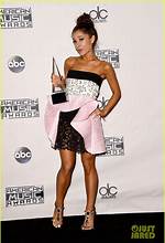 Ariana Grande Wins Ama for Artist of the Year — Fights Back Tears – Hollywood Life