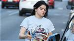Ariel Winter Goes Makeup-Free & Rocks Mickey Mouse T-Shirt & Jeans — Pic