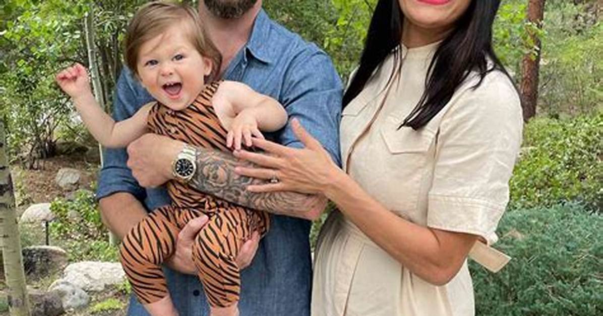 Artem Chigvintsev & Baby Matteo Are Thanksgiving Twins in New Photo – Hollywood Life