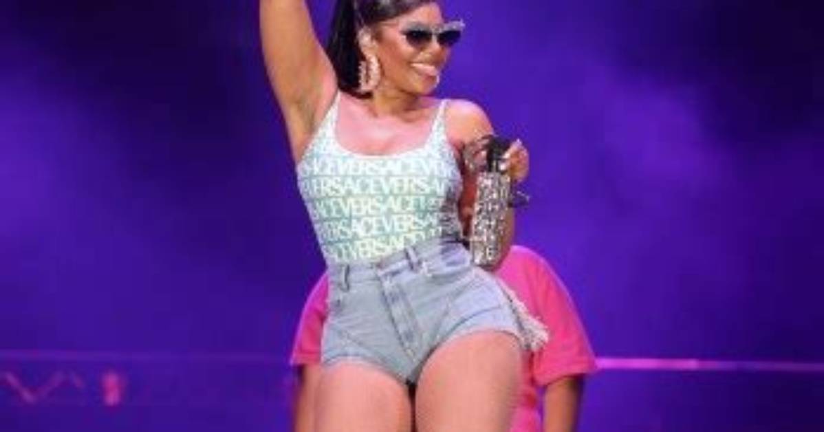 Ashanti Rocks Daisy Dukes & Thigh-High Boots for Concert – Hollywood Life