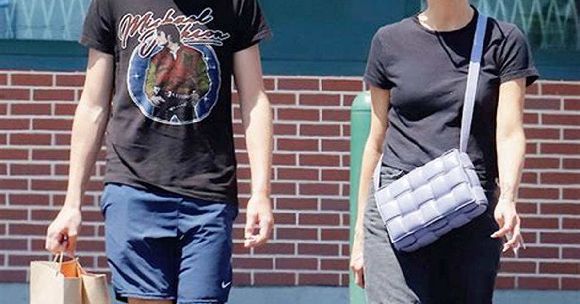 Ashlee Simpson & Son Bronx Go Shopping & He’s Taller Than Her – Hollywood Life
