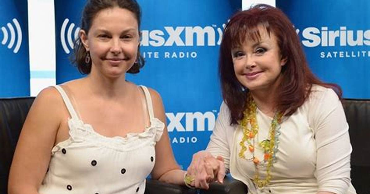 Ashley Judd Mourns Mom Naomi with Touching Tribute: Photos – Hollywood Life