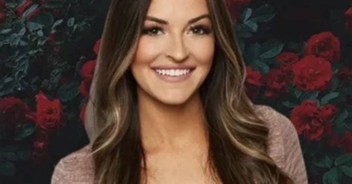 ‘Bachelor’ Contestant Tia Booth Pregnant with Her First Child