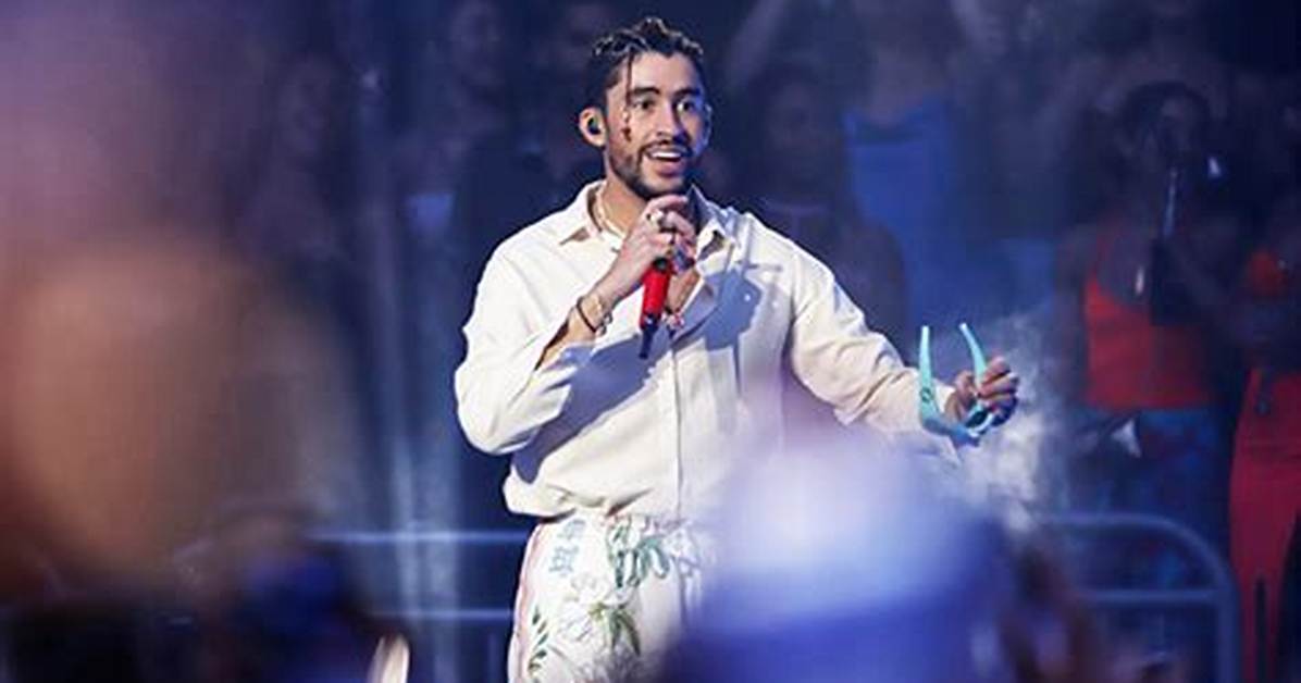 Bad Bunny Returns to Instagram with Sexy Photos – Hollywood Life