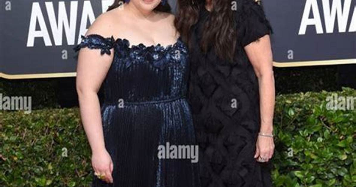 Beanie Feldstein Parents: Richard Feldstein and Sharon Lyn Chalkin