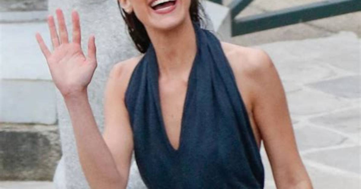 Bella Hadid & the Weekend Get Hot & Heavy with Makeout Session on Date Night — Pda Pics