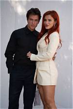 Bella Thorne Makes out with Mystery Man 2 Months After Split from Fiance Benjamin Mascolo