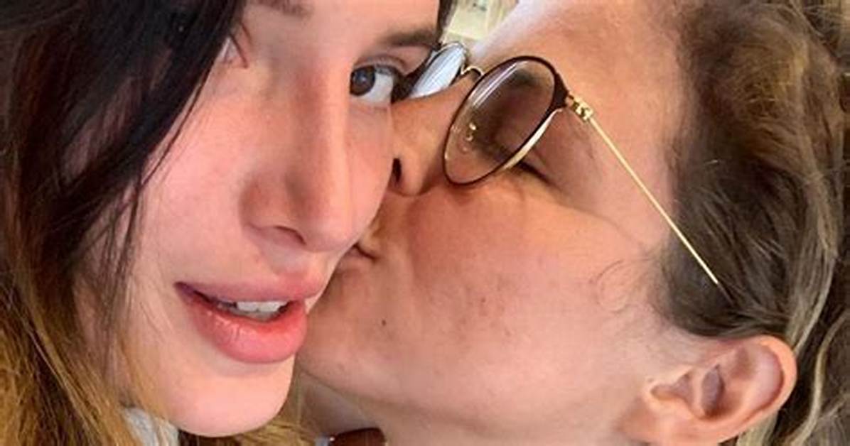 Bella Thorne & New Girlfriend Alex Martini Cuddle in Bed — Pics – Hollywood Life