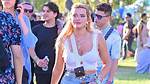 Bella Thorne Rocks Daisy Dukes & Crop Top at Coachella: Pics – Hollywood Life