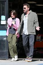 Ben Affleck & Jennifer Garner’s Child Seraphina, 15, Shows off New Pink Hair Makeover: Photos