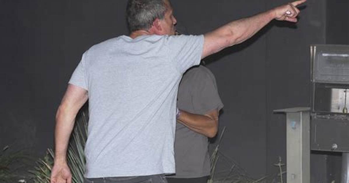Ben Affleck Screams at Paparazzi Outside His Home Amid J. Lo Marriage Drama: ‘That’s Dangerous’