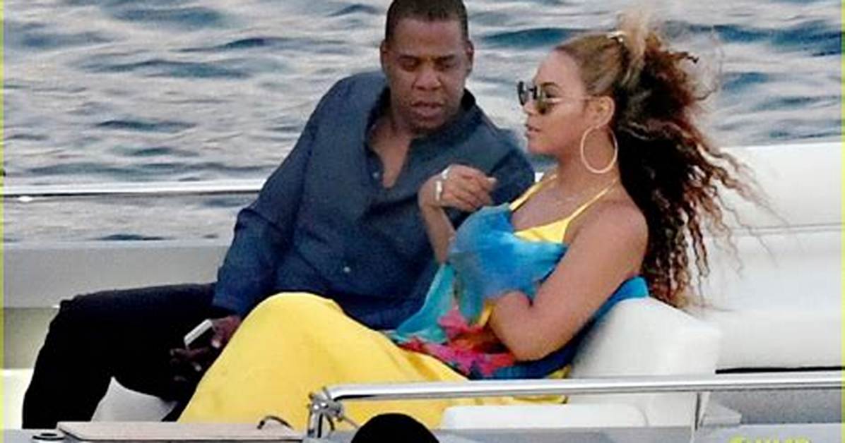Beyonce & Jay-Z Escape for Romantic Boat Ride with Friends in the Hamptons — Pic