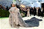 Beyonce Met Gala Looks Through the Year's: Photos – Hollywood Life