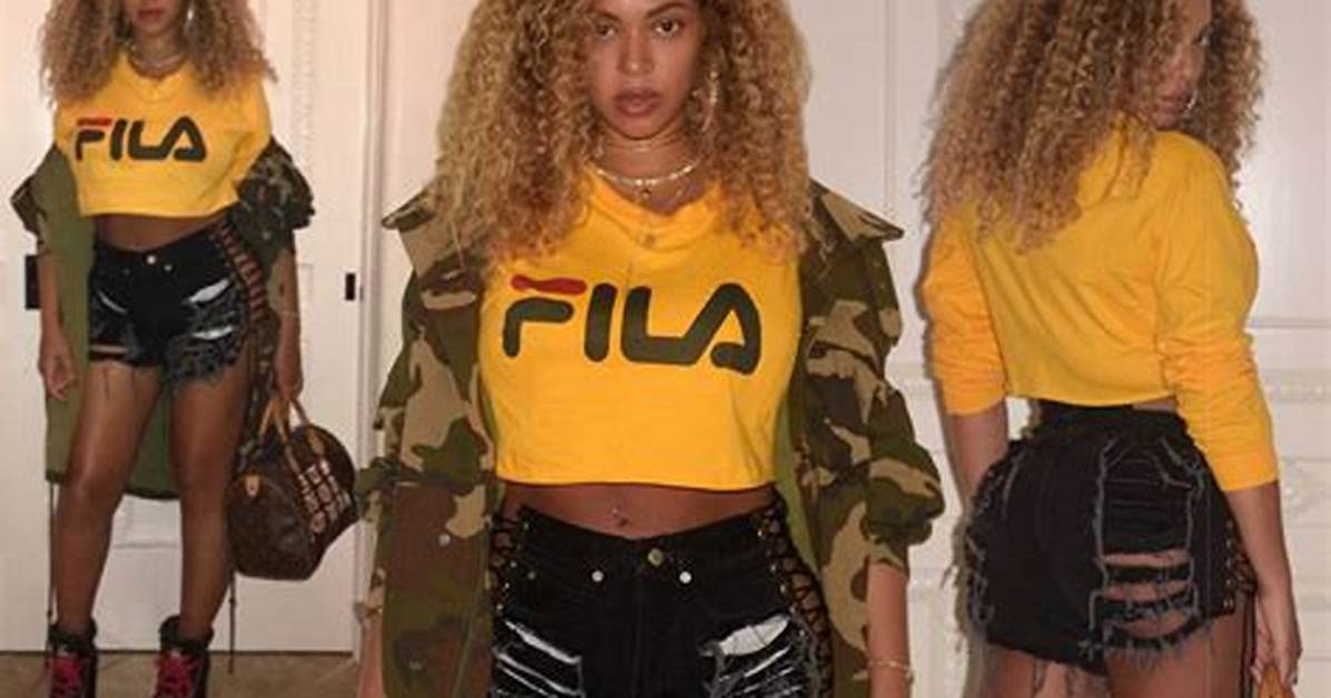 Beyonce Shows off Abs in Crop Top & High-Waisted Skirt During Florida Trip with Jay-Z