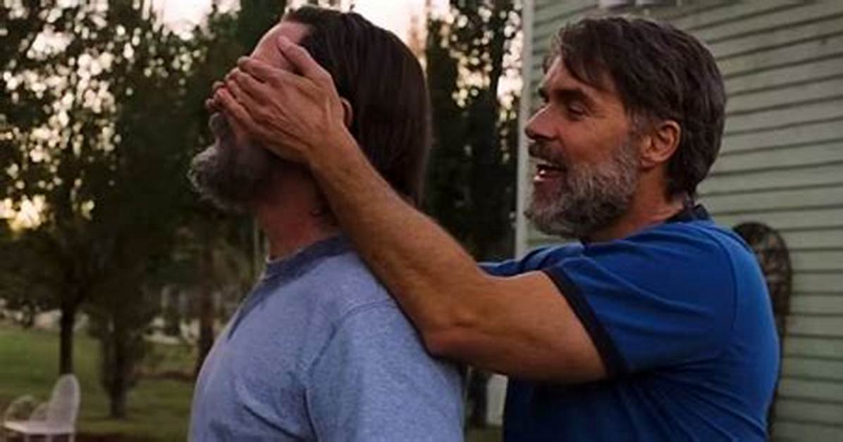 Bill & Frank Die Together in Episode 3 – Hollywood Life