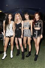 Blackpink’s Performance at Coachella 2019: Watch – Hollywood Life