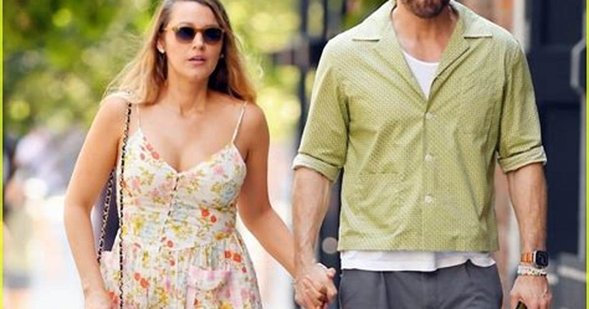 Blake Lively & Ryan Reynolds Holds Hands as They Brave the Frigid Wind in Nyc — Photo