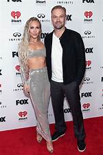 Brian Austin Green Debuts Blonde Makeover at iHeartRadio Music Awards – Hollywood Life