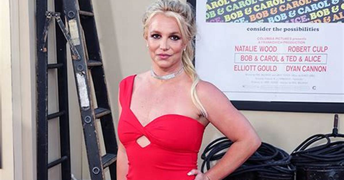 Britney Spears Plays with Monkey in Mexico: Watch – Hollywood Life