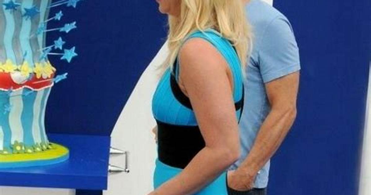 Britney Spears Rocks Tight Blue Mini Dress for Sexy Date Night with Bf Sam Asghari — See Pics