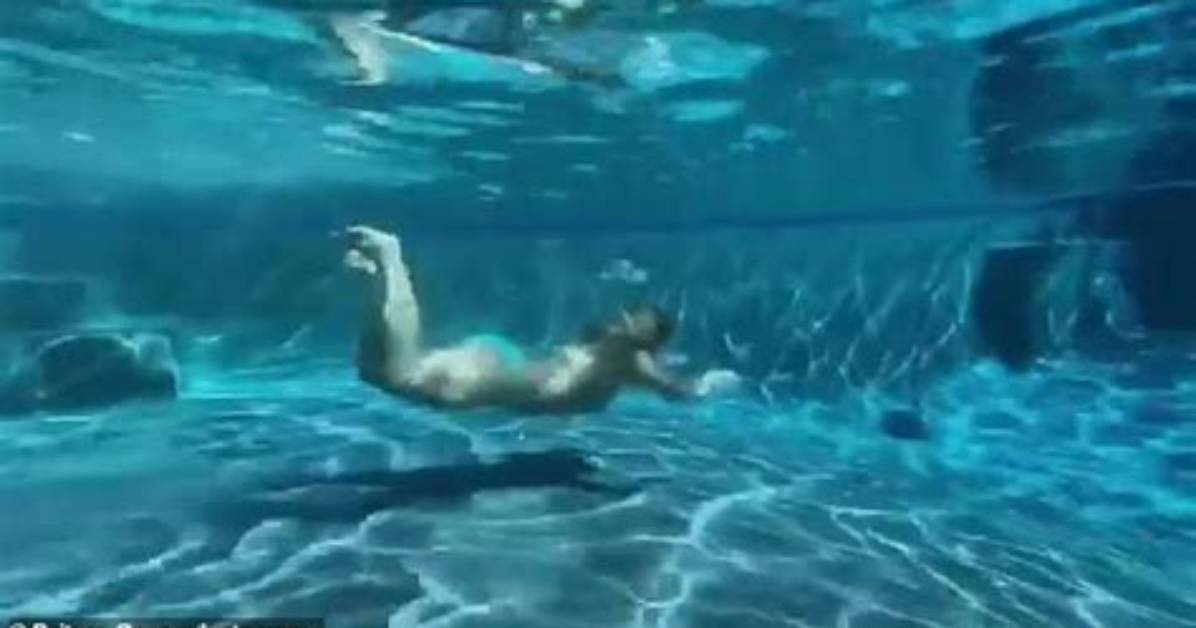 Britney Spears Swims Naked Underwater in New Pics – Hollywood Life