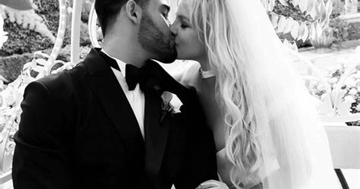 Britney Spears Waiting to Marry Sam Asghari Until After She Gives Birth