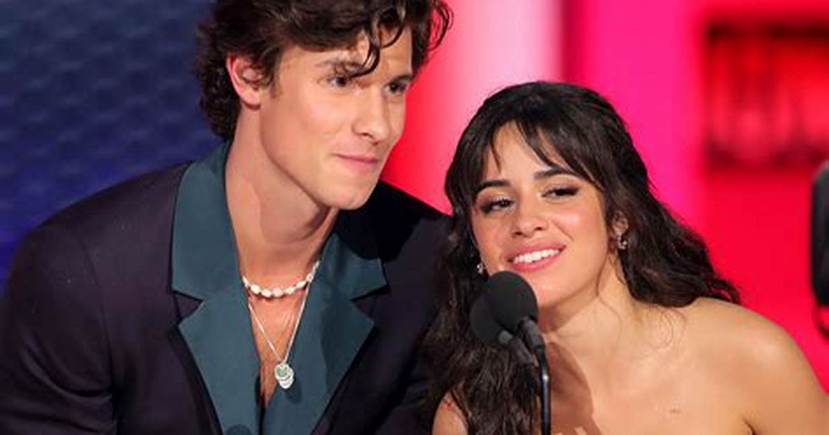 Camila Cabello & Shawn Mendes Looked ‘Really in Love’ as They Packed on the Pda at Clippers Game