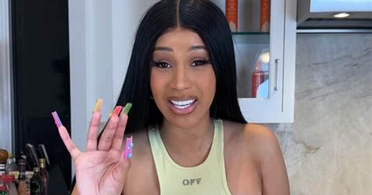 Cardi B Reposts Starbucks Meme Photo About Bad Spelling & Pokes Fun at Herself – Hollywood Life